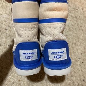 UGG Star Wars r2d2 boots size 8